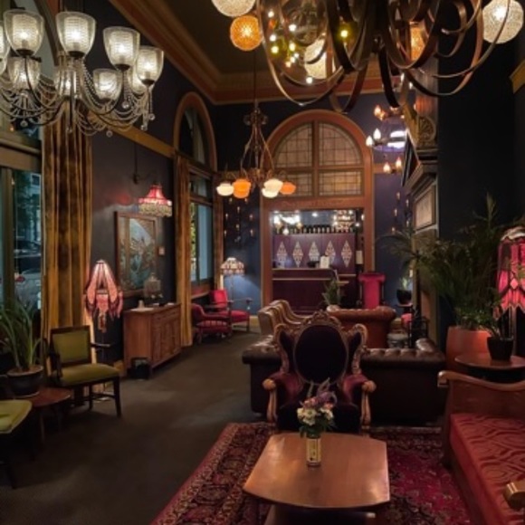 About Owner of Violet Moon 🌚 ☆ Building my empire young! - Picture 4 of 11